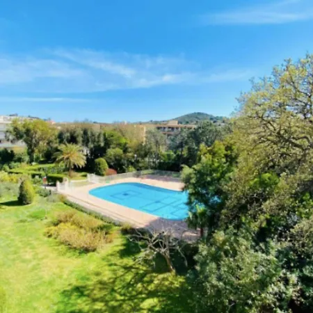 דירה Beautiful With Shared Pool סן טרופז