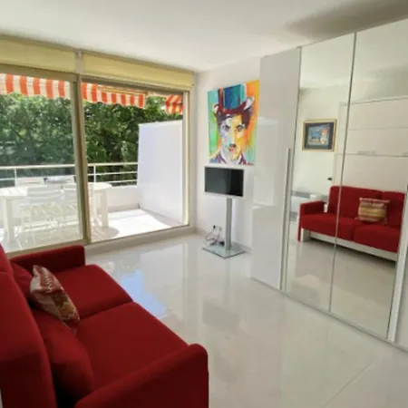 Beautiful With Shared Pool Apartamento Saint-Tropez