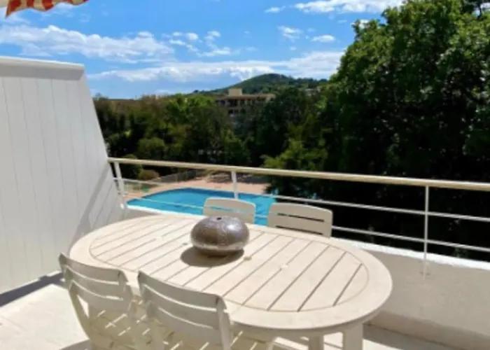 Beautiful With Shared Pool Appartement Saint-Tropez